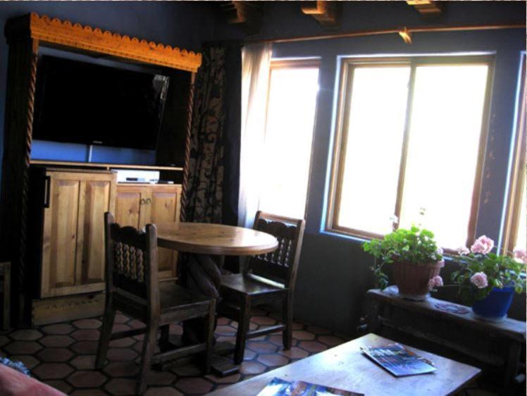 La Dona Luz Inn An Historic B&B เทาส์ ภายนอก รูปภาพ