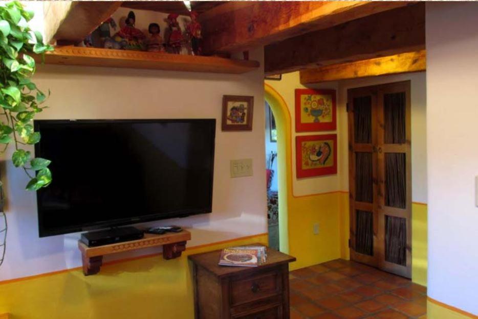 La Dona Luz Inn An Historic B&B เทาส์ ภายนอก รูปภาพ