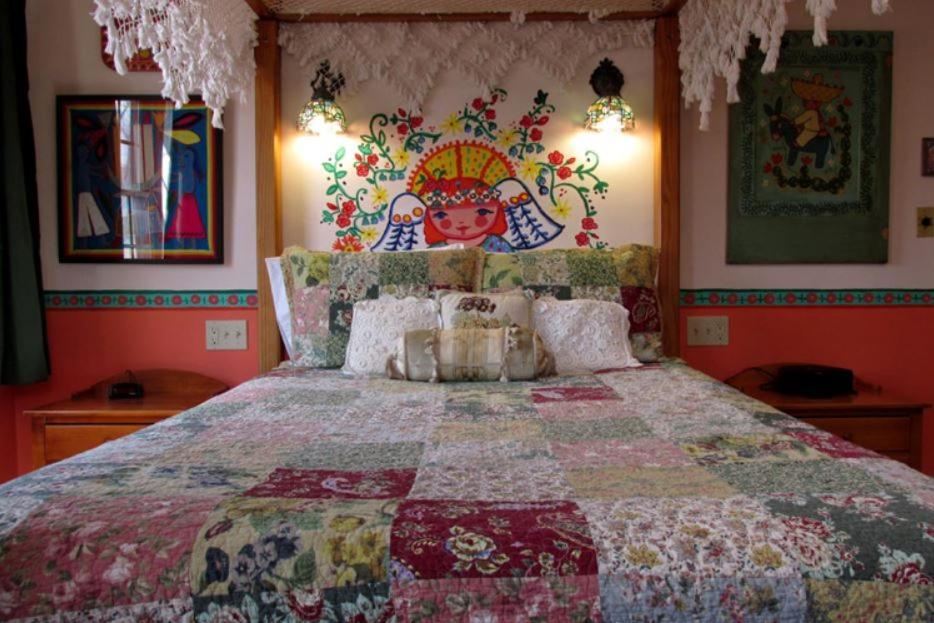 La Dona Luz Inn An Historic B&B เทาส์ ภายนอก รูปภาพ