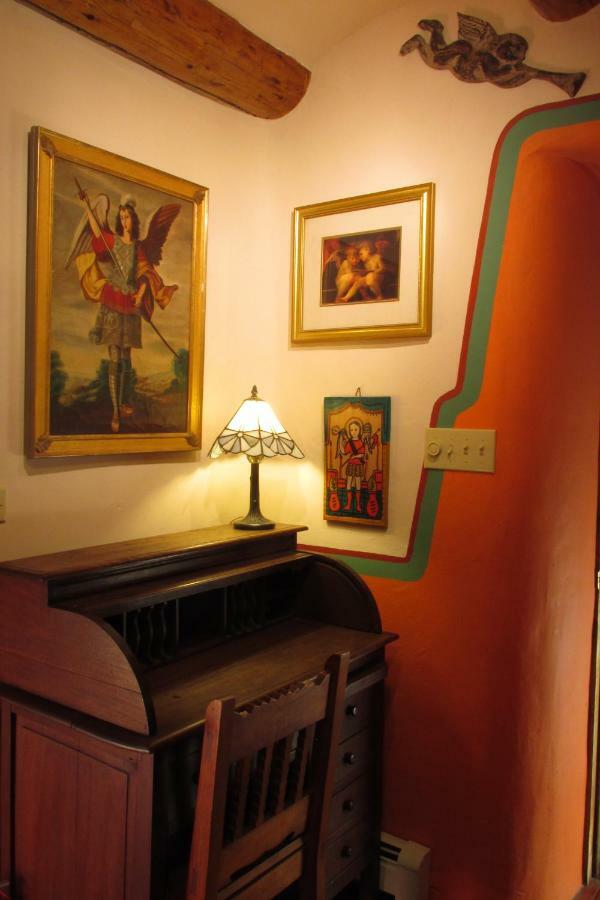 La Dona Luz Inn An Historic B&B เทาส์ ภายนอก รูปภาพ